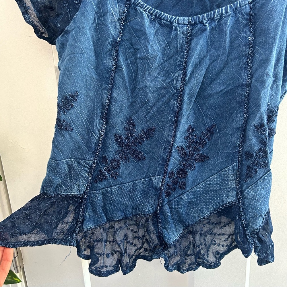 Devi | Vintage Lace Top - Picture 4 of 12